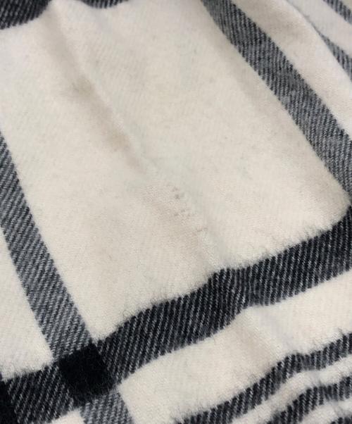 JOHNSTONS OF ELGIN（ジョンストンズオブエルガン）JOHNSTONS OF ELGIN (ジョンストンズオブエルガン) チェックカシミヤウールマフラー ホワイト サイズ:下記参照の古着・服飾アイテム