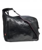 ARTISAN&ARTISTアルティザン＆アーティスト）の古着「ボディバッグ型カメラバッグ」｜ブラック