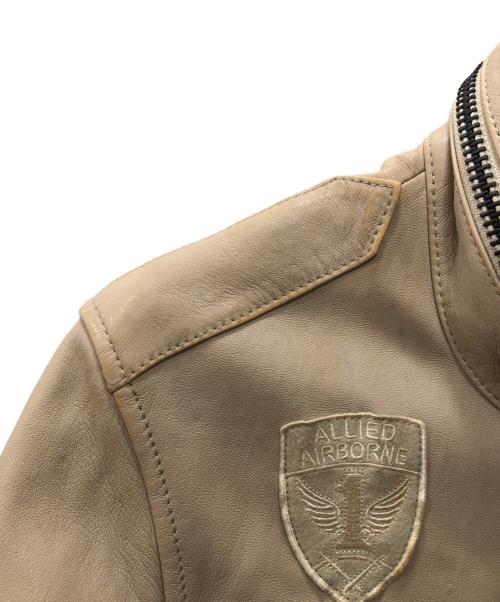 AVIREX（アヴィレックス）AVIREX (アヴィレックス) M-65 レザージャケット ベージュ サイズ:Lの古着・服飾アイテム