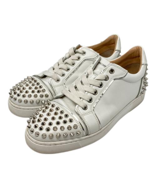 Christian Louboutin（クリスチャン・ルブタン）Christian Louboutin (クリスチャン・ルブタン) Vieira2 スタッズローカットスニーカー ホワイト サイズ:38の古着・服飾アイテム