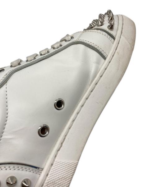 Christian Louboutin（クリスチャン・ルブタン）Christian Louboutin (クリスチャン・ルブタン) Vieira2 スタッズローカットスニーカー ホワイト サイズ:38の古着・服飾アイテム