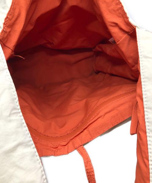 olend（オレンド）OLEND (オレンド) 中綿ショルダーバッグ ベージュの古着・服飾アイテム