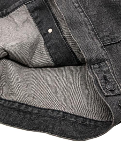 LEVI'S（リーバイス）LEVI'S (リーバイス) デニムジャケット グレー サイズ:Mの古着・服飾アイテム