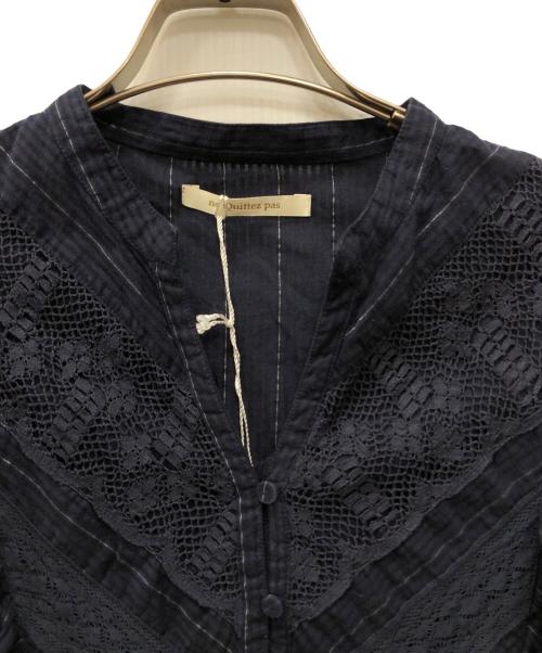 ne quittez pas（ヌキテパ）ne quittez pas (ヌキテパ) Cotton Lurex Stripe Lace Mix Blouse ネイビー サイズ:FREEの古着・服飾アイテム