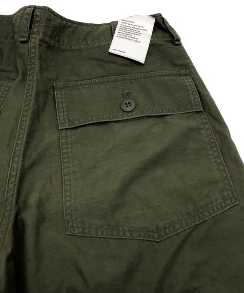 CIOTA（シオタ）CIOTA (シオタ) スビンコットンバックサテンベイカーパンツ オリーブ サイズ:4の古着・服飾アイテム