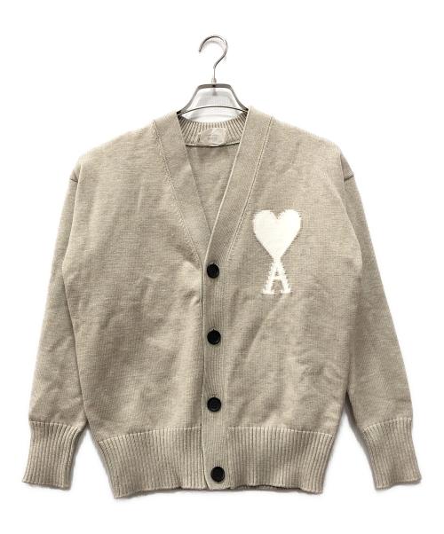 AMI Alexandre Mattiussi（アミアレクサンドルマテュッシ）AMI Alexandre Mattiussi (アミアレクサンドルマテュッシ) ハートロゴ刺繍カーディガン ベージュ サイズ:Sの古着・服飾アイテム
