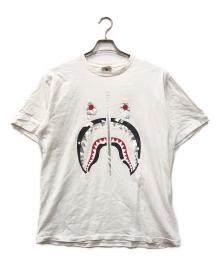 A BATHING APE（アベイシングエイプ）の古着「グリッターシャークTシャツ」｜ホワイト