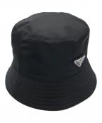PRADAプラダ）の古着「ReNylon 三角ロゴ バケットハット」｜ブラック