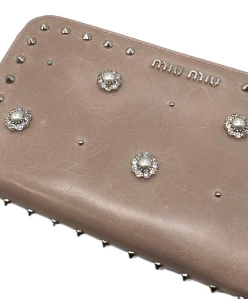 MIU MIU（ミュウミュウ）MIU MIU (ミュウミュウ) フラワースタッズ財布 ピンク サイズ:下記参照の古着・服飾アイテム