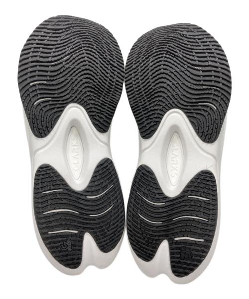 CLARKS（クラークス）CLARKS (クラークス) ローカットスニーカー ホワイト サイズ:UK7.5の古着・服飾アイテム