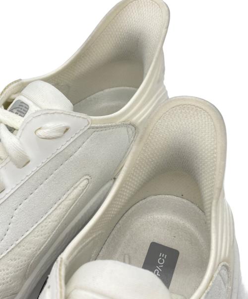 CLARKS（クラークス）CLARKS (クラークス) ローカットスニーカー ホワイト サイズ:UK7.5の古着・服飾アイテム