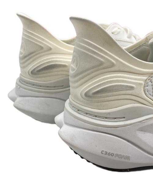 CLARKS（クラークス）CLARKS (クラークス) ローカットスニーカー ホワイト サイズ:UK7.5の古着・服飾アイテム