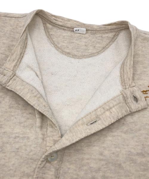 45R（フォーティファイブ・アール）45R (フォーティファイブ・アール) ゴート刺繍カーディガン ベージュ サイズ:★★の古着・服飾アイテム