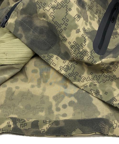 NIKE（ナイキ）NIKE (ナイキ) ウーブン カモ ウィンドランナー オーバーサイズド ジャケット ベージュ サイズ:Sの古着・服飾アイテム