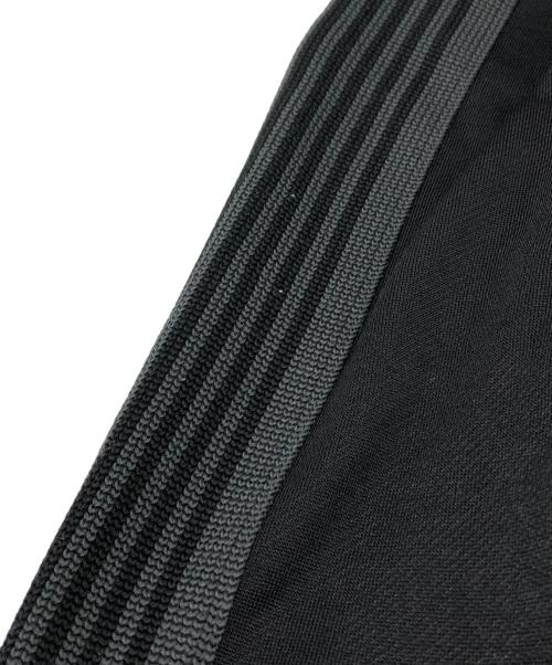 Needles（ニードルズ）Needles (ニードルズ) Track Crew Neck Shirt ブラック×グレー サイズ:Lの古着・服飾アイテム