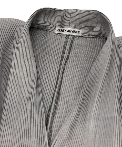 ISSEY MIYAKE（イッセイミヤケ）ISSEY MIYAKE (イッセイミヤケ) プリーツブラウス グレー サイズ:Mの古着・服飾アイテム