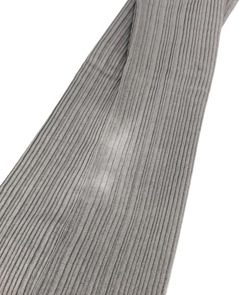 ISSEY MIYAKE（イッセイミヤケ）ISSEY MIYAKE (イッセイミヤケ) プリーツブラウス グレー サイズ:Mの古着・服飾アイテム