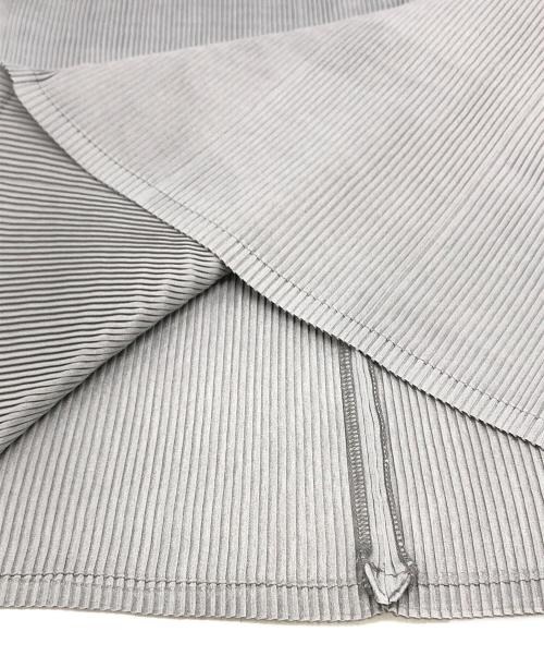 ISSEY MIYAKE（イッセイミヤケ）ISSEY MIYAKE (イッセイミヤケ) プリーツブラウス グレー サイズ:Mの古着・服飾アイテム