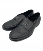 PRADAプラダ）の古着「トライアルグルロゴ サフィアーノ ローファー」｜ブラック