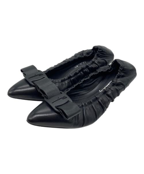 Salvatore Ferragamo（サルヴァトーレ フェラガモ）Salvatore Ferragamo (サルヴァトーレ フェラガモ) レザーフラットパンプス ブラック サイズ:6の古着・服飾アイテム