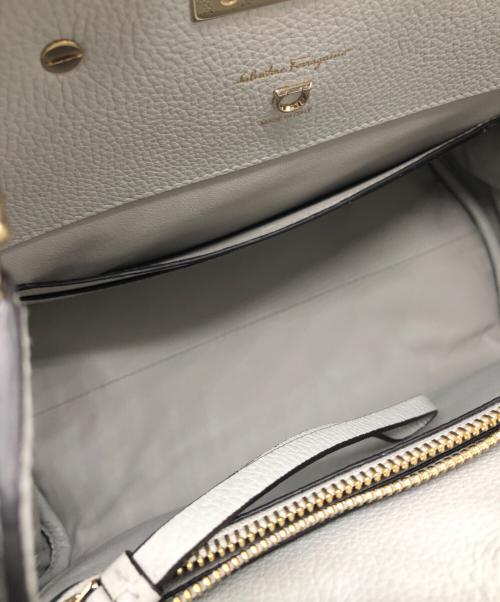 Salvatore Ferragamo（サルヴァトーレ フェラガモ）Salvatore Ferragamo (サルヴァトーレ フェラガモ) ガンチーニ スタジオバッグ ホワイト サイズ:下記参照の古着・服飾アイテム