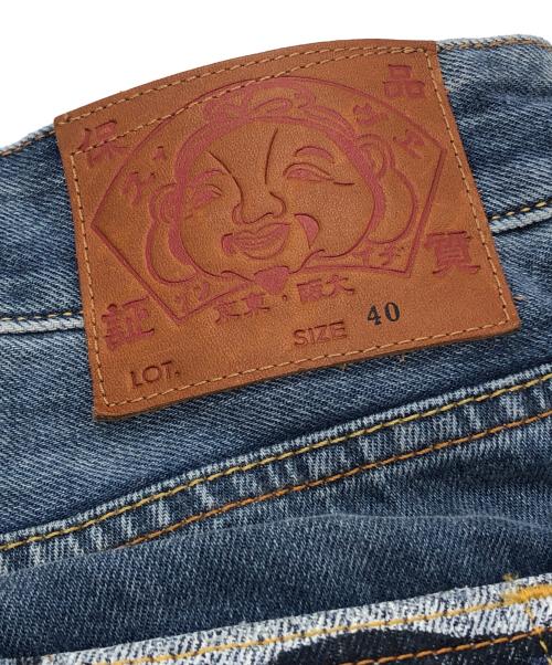 EVISU（エヴィス）EVISU (エヴィス) 遊び心のある仏頭プリントとカモメ刺繍3Dフィットジーンズ インディゴ サイズ:40の古着・服飾アイテム