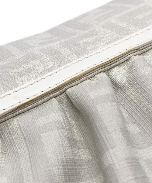 FENDI（フェンディ）FENDI (フェンディ) ズッカ柄セミショルダーバッグ ホワイト サイズ:下記参照の古着・服飾アイテム