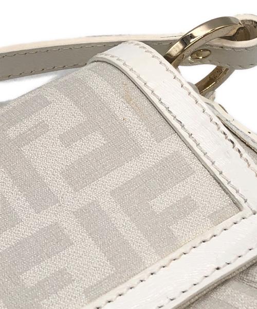 FENDI（フェンディ）FENDI (フェンディ) ズッカ柄セミショルダーバッグ ホワイト サイズ:下記参照の古着・服飾アイテム