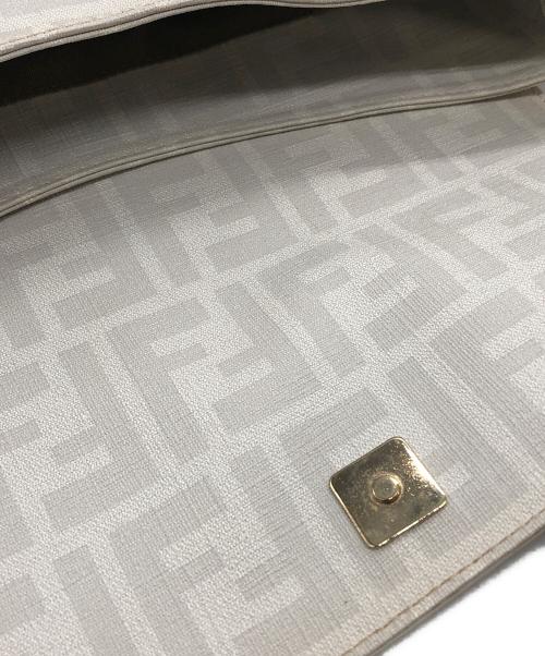 FENDI（フェンディ）FENDI (フェンディ) ズッカ柄セミショルダーバッグ ホワイト サイズ:下記参照の古着・服飾アイテム