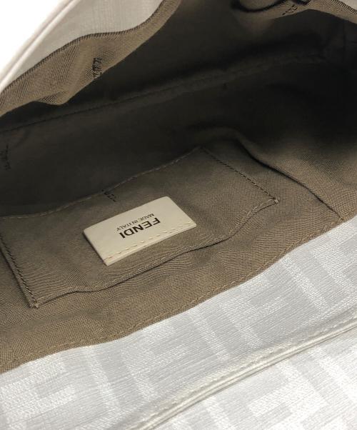 FENDI（フェンディ）FENDI (フェンディ) ズッカ柄セミショルダーバッグ ホワイト サイズ:下記参照の古着・服飾アイテム