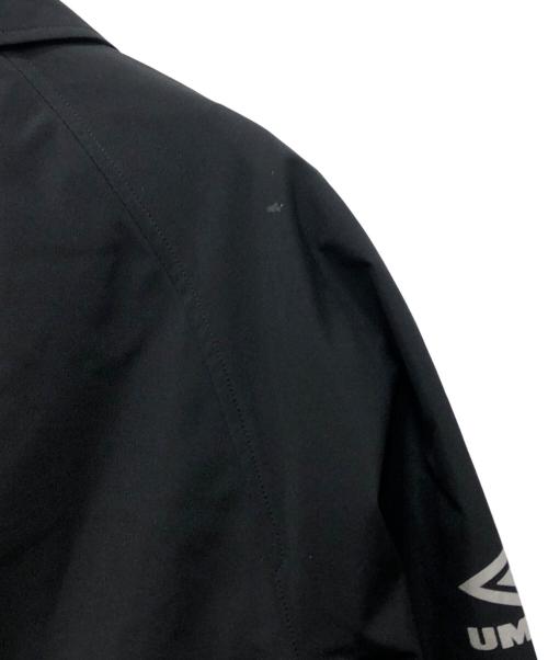 UMBRO（アンブロ）UMBRO (アンブロ) hotel palace (ホテルプレイス) スリーレイヤー撥水ドルマンオフィサーテックコート ブラック サイズ:Mの古着・服飾アイテム
