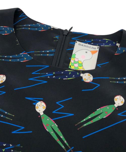 mannine（マンナイン）mannine (マンナイン) 総柄ワンピース ブラック×ブルー サイズ:下記参照の古着・服飾アイテム