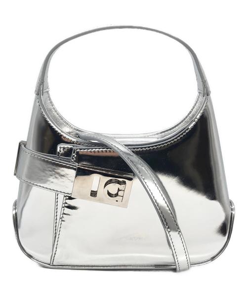 Ferragamo（フェラガモ）Ferragamo (フェラガモ) MINI MRTALLIC ARCH SHOULDER BAG シルバー サイズ:下記参照の古着・服飾アイテム