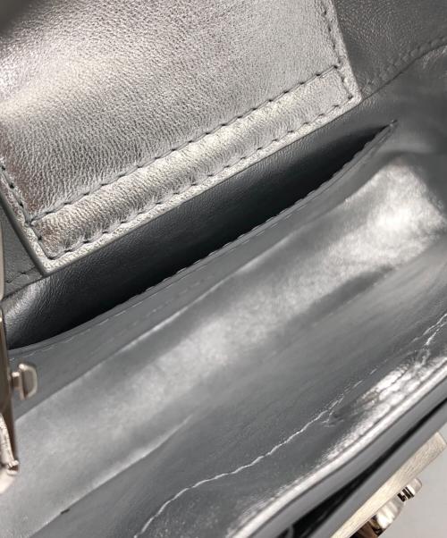 Ferragamo（フェラガモ）Ferragamo (フェラガモ) MINI MRTALLIC ARCH SHOULDER BAG シルバー サイズ:下記参照の古着・服飾アイテム