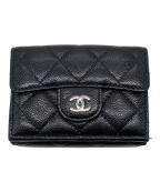 CHANELシャネル）の古着「キャビアスキンフラップ3つ折り財布」｜ブラック