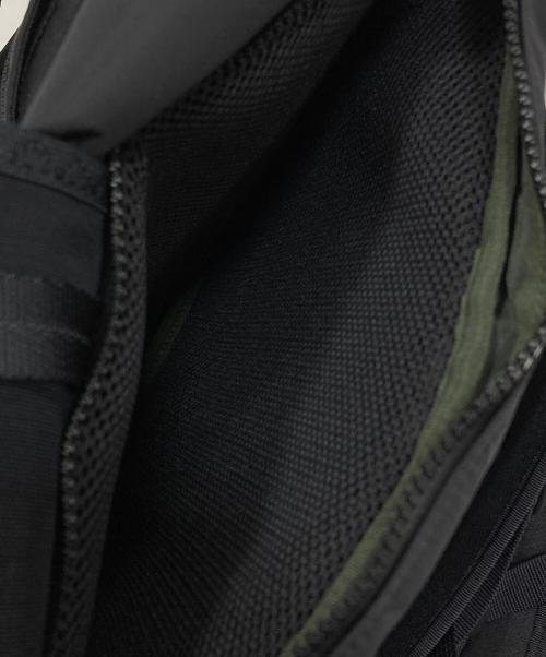 PORTER（ポーター）PORTER (ポーター) MONOCHROME BACKPACK ブラック サイズ:下記参照の古着・服飾アイテム