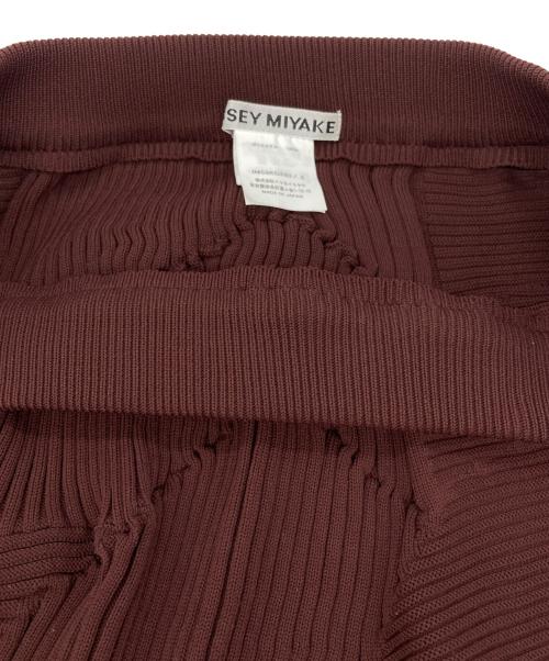 ISSEY MIYAKE（イッセイミヤケ）ISSEY MIYAKE (イッセイミヤケ) KONE ニットスカート ブラウン サイズ:2の古着・服飾アイテム