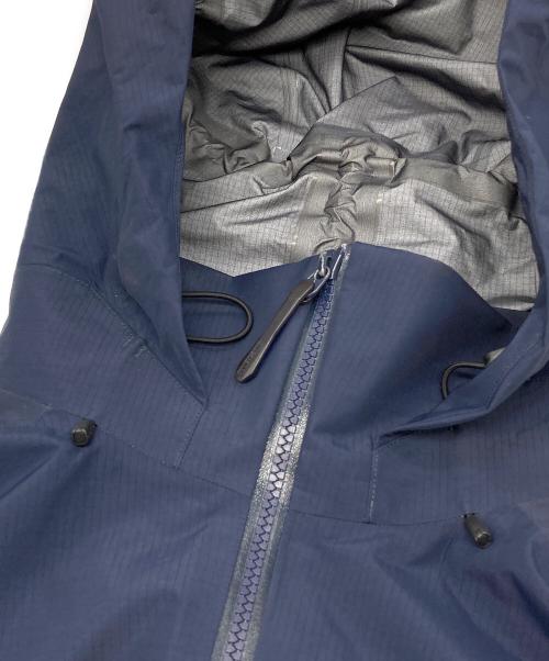 ARC'TERYX（アークテリクス）ARC'TERYX (アークテリクス) BETA AR JACKET ネイビー サイズ:Lの古着・服飾アイテム
