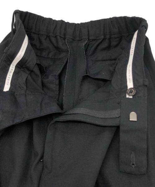 MARKAWARE（マーカウェア）MARKAWARE (マーカウェア) ORGANIC COTTON SURVIVAL CLOTH CLASSIC FIT TROUSERS ブラック サイズ:1の古着・服飾アイテム