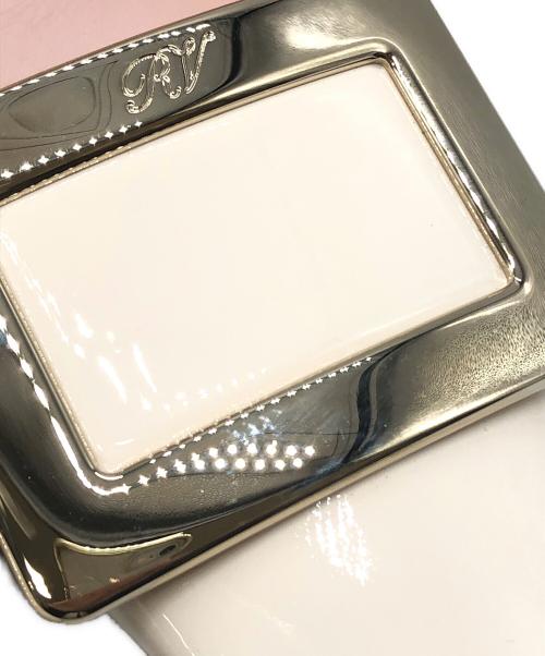 Roger Vivier（ロジェ ヴィヴィエ）Roger Vivier (ロジェ ヴィヴィエ) エナメルパンプス ベージュ サイズ:37の古着・服飾アイテム