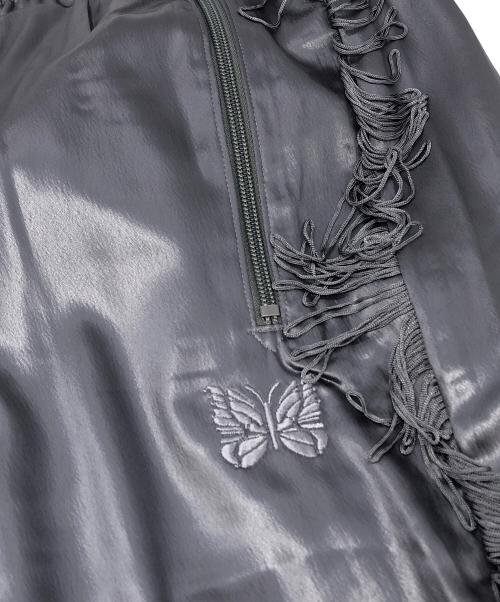 Needles（ニードルズ）Needles (ニードルズ) FRINGE BOOT-CUT TRACK PANT グレー サイズ:Lの古着・服飾アイテム