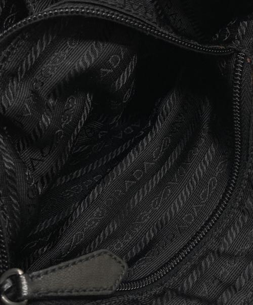 PRADA（プラダ）PRADA (プラダ) 三角ロゴプレートワンショルダーバッグ ブラック サイズ:下記参照の古着・服飾アイテム