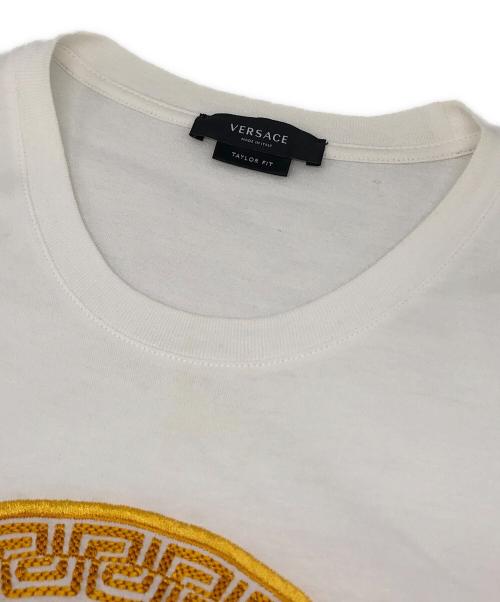 VERSACE（ヴェルサーチェ）VERSACE (ヴェルサーチェ) 刺繍ロゴTシャツ ホワイト サイズ:Mの古着・服飾アイテム