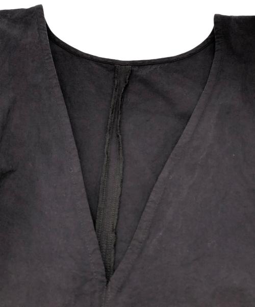 nest Robe（ネストローブ）nest Robe (ネストローブ) 超撥水バックVネックノースリーブワンピース グレー サイズ:Fの古着・服飾アイテム