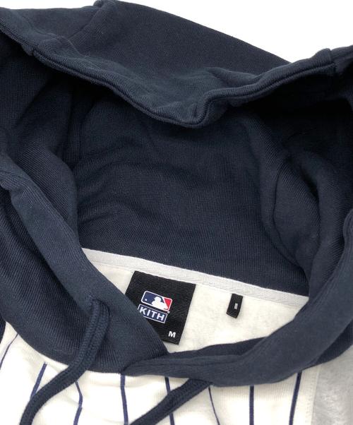 KITH（キス）KITH (キス) MLB (エムエルビー) ヤンキース プルオーバーパーカー ネイビー×グレー サイズ:Mの古着・服飾アイテム