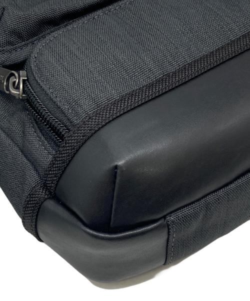 TUMI（トゥミ）TUMI (トゥミ) Kerby Crossbody ショルダーバッグ グレー サイズ:下記参照の古着・服飾アイテム