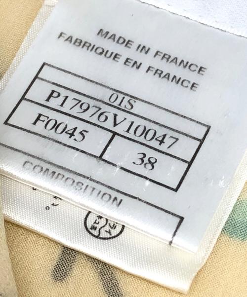 CHANEL（シャネル）CHANEL (シャネル) ココマークボタンシルクブラウス ベージュ サイズ:38の古着・服飾アイテム