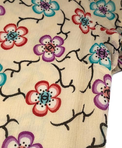 CHANEL（シャネル）CHANEL (シャネル) ココマークボタンシルクブラウス ベージュ サイズ:38の古着・服飾アイテム