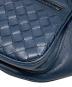 中古・古着 BOTTEGA VENETA (ボッテガベネタ) イントレチャート ボディバッグ ネイビー サイズ:下記参照：50000円