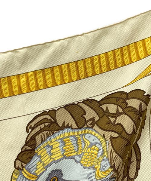 HERMES（エルメス）HERMES (エルメス) カレ90 シルクスカーフ ”羽飾りの兜” ベージュ×イエロー サイズ:下記参照の古着・服飾アイテム